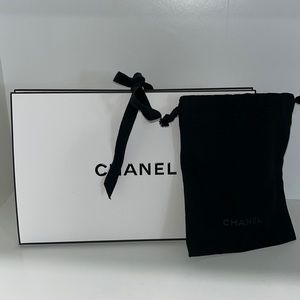 Chanel gift bag and cloth bag
